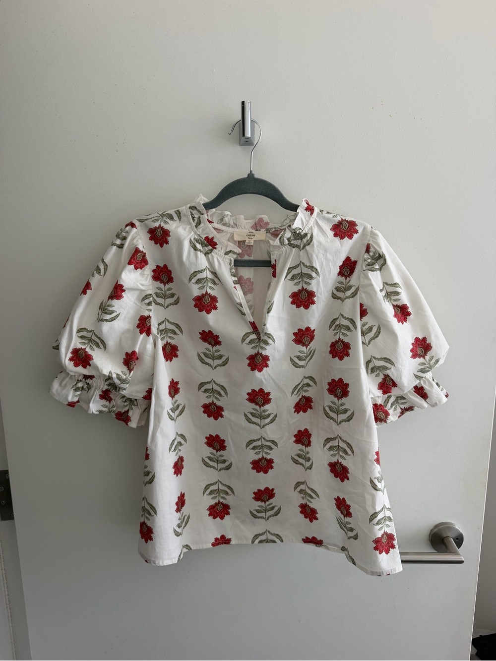 entro White Floral Puff Sleeve Blouse with Red Flowers